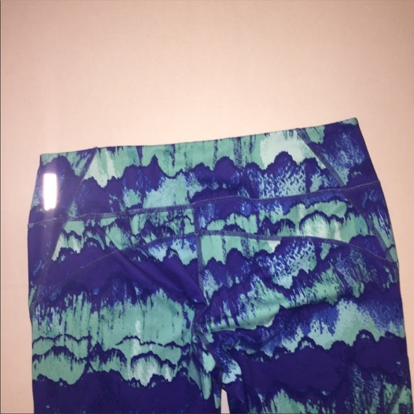 Zella Printed Athletic Crop Leggings - Picture 7 of 7